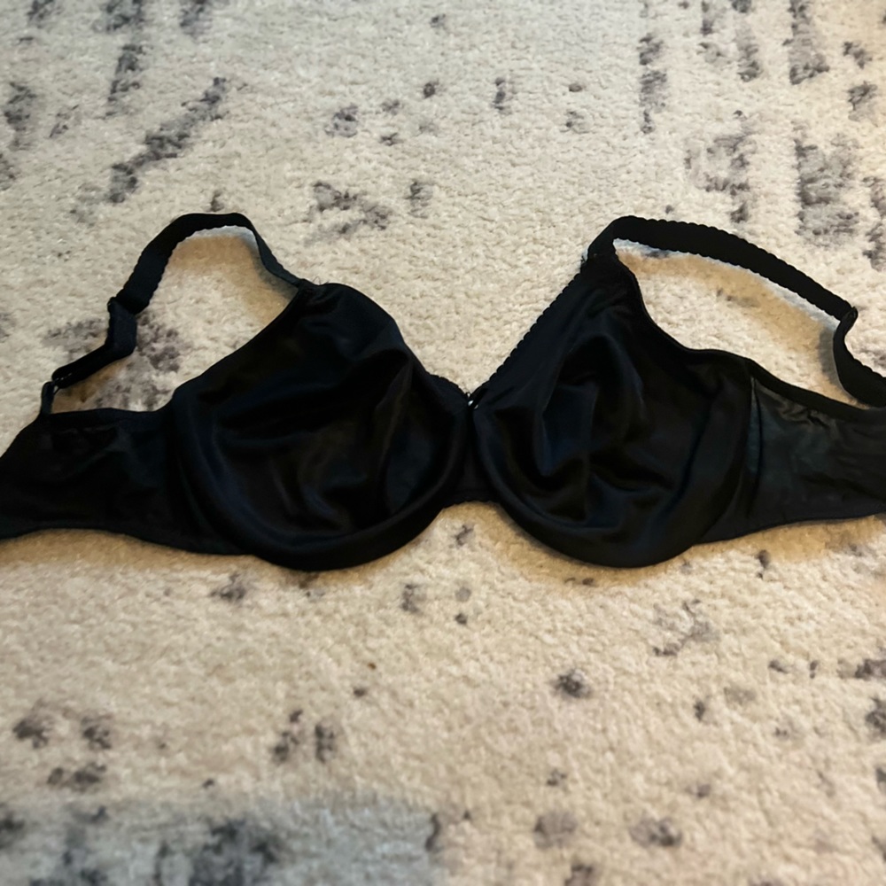 Wacoal minimizer bra size 34DD, black